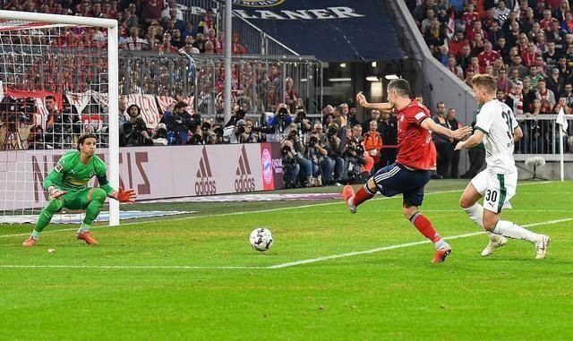 沃尔夫斯堡主场大胜,稳住前进步伐 沃尔夫斯堡主场大胜,稳住前进步伐