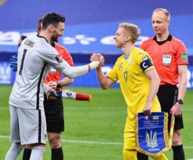 精彩纷呈的欧预赛比赛搏杀正酣,球员全力以赴 精彩纷呈的欧预赛比赛搏杀正酣,球员全力以赴